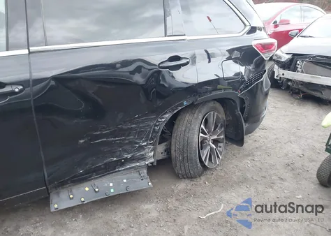 2016 Toyota Highlander Xle V6 z USA, uszkodzony, nr VIN 5TDJKRFH1GS257546